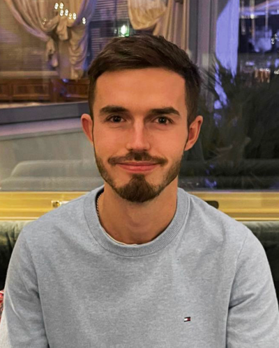Arnaud employé de CRH Sàrl à Saint-Aubin